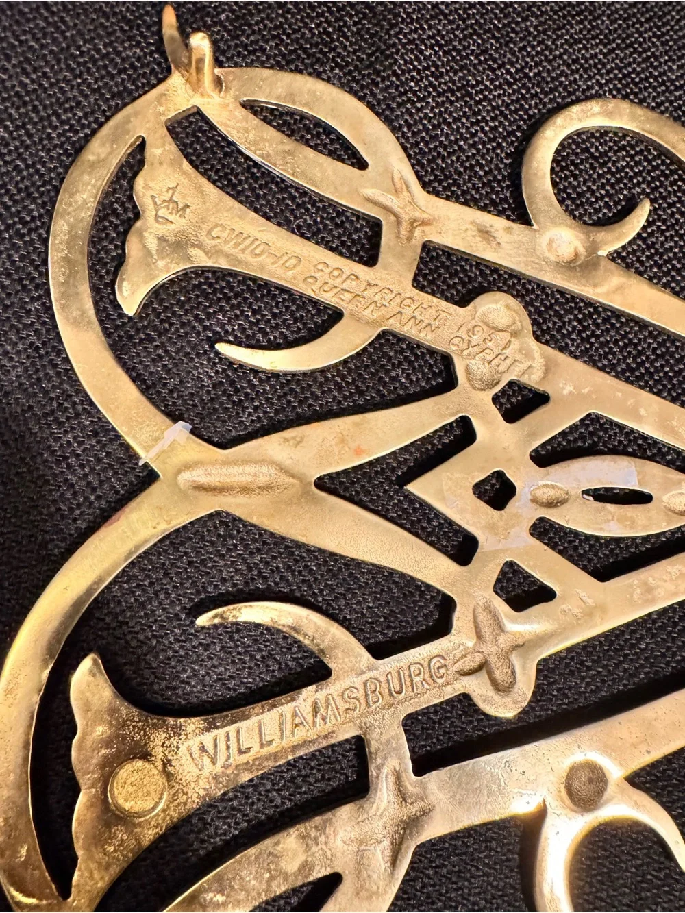 Vintage Virginia Metalcrafters CW10-10 Queen Anne Cypher Brass Trivet 1950